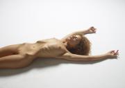 Julia Nude Figures (31.07.2016)-y6txn5szdk.jpg