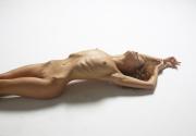 Julia Nude Figures (31.07.2016)v6txn5unme.jpg