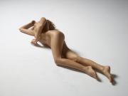 Julia Nude Figures (31.07.2016)-w6txn6p7rj.jpg