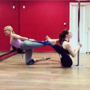 Stretching girls - Sept 20f7jhic3pf3.jpg