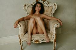Naomi-G-Favorite-Chair-10-10-q7jv3o516a.jpg