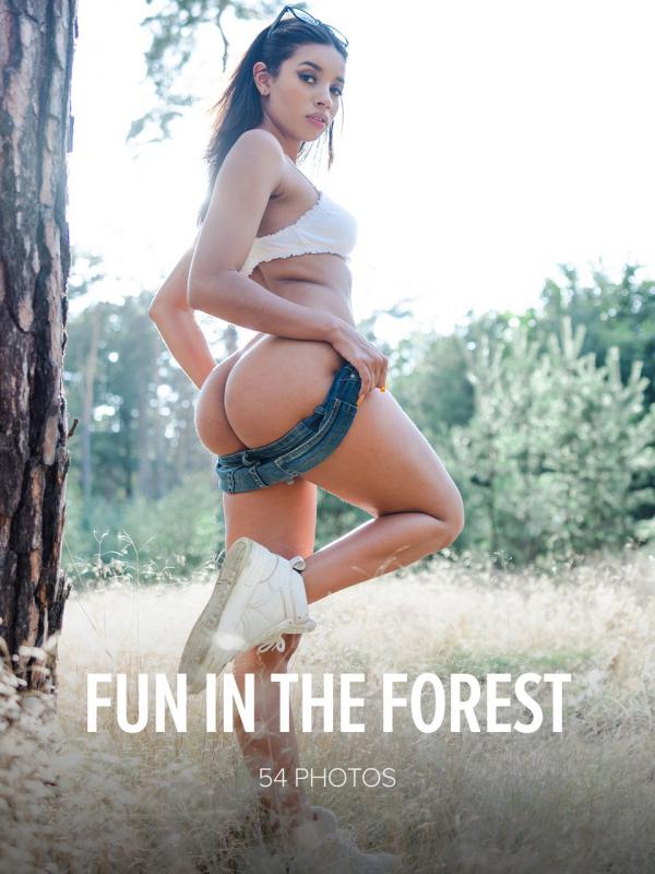 Watch4Beauty – Valery Ponce – Fun In The Forest