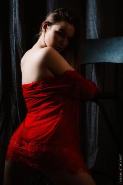 -Sofia-Lady-In-Red-Beautiful-Sofia-Naked-Only-p7r68av6n0.jpg