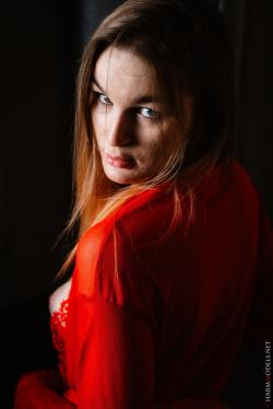 -Sofia-Lady-In-Red-Beautiful-Sofia-Naked-Only-g7r68aet31.jpg