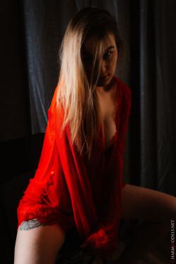 -Sofia-Lady-In-Red-Beautiful-Sofia-Naked-Only-o7r67x8ojo.jpg