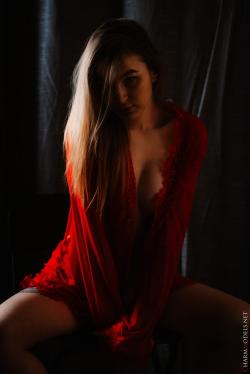-Sofia-Lady-In-Red-Beautiful-Sofia-Naked-Only-37r67x5fyo.jpg