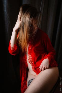 -Sofia-Lady-In-Red-Beautiful-Sofia-Naked-Only-n7r67x3v0e.jpg